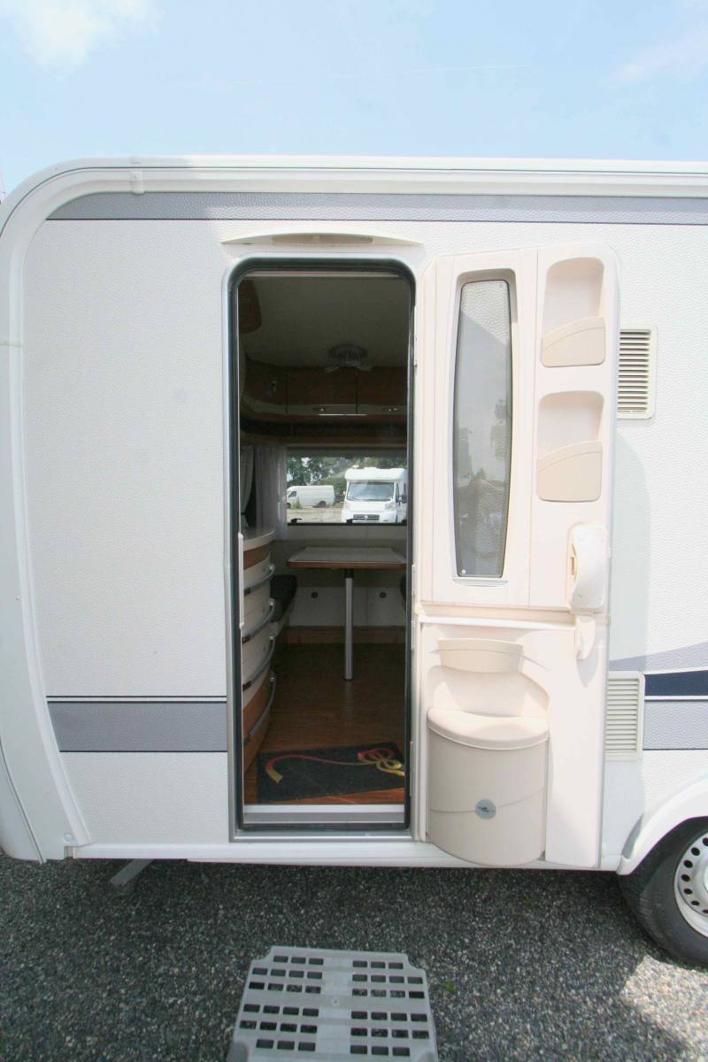 Vend Caravane occasion 4 couchages, petite taille, Hobby excellent  440 SFr, à Roques proche de Toulouse (31)