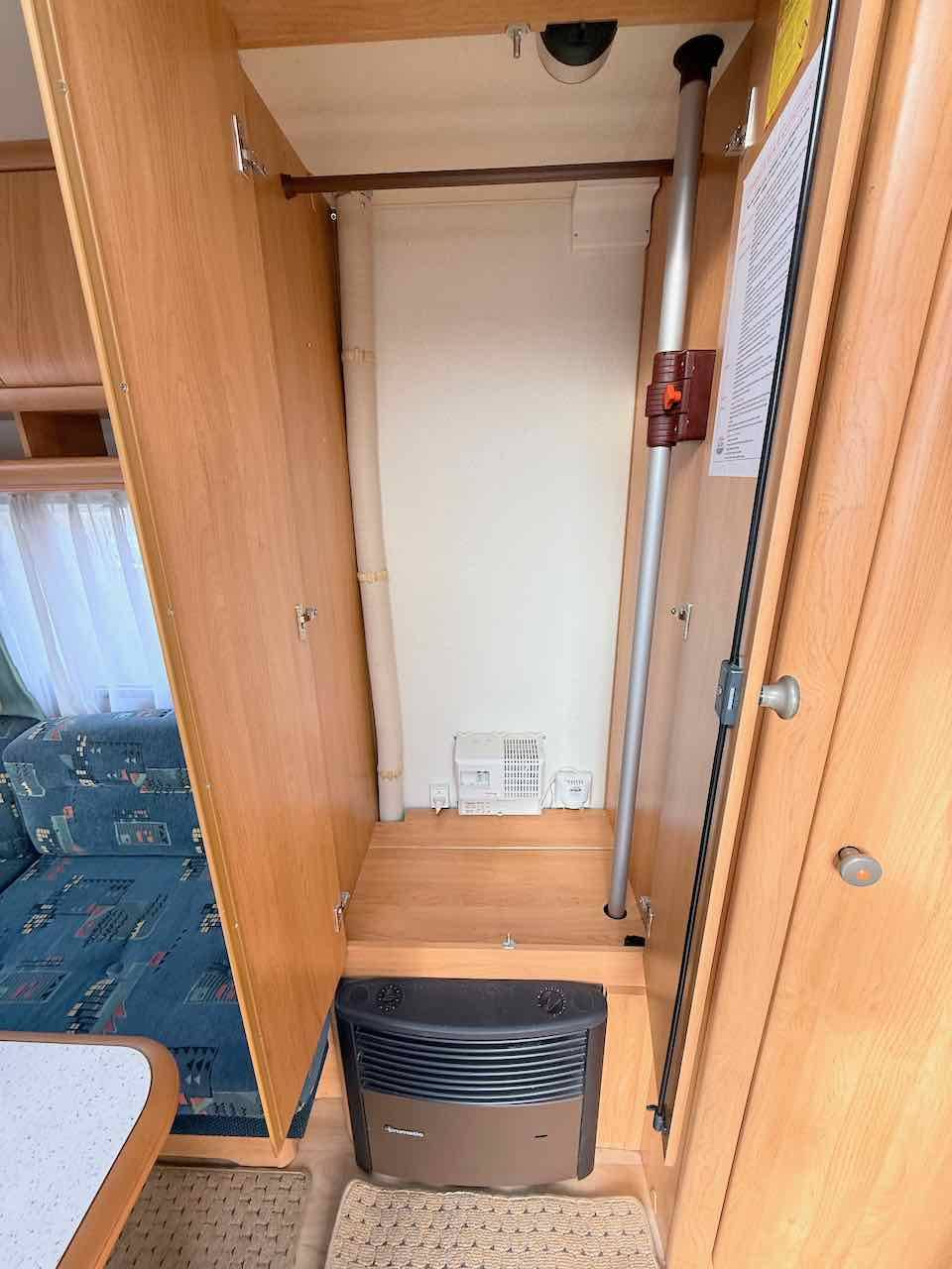 Vend Caravane occasion, lit transversal, salon en U, Hobby 450 UF Excellent, à Roques, proche de Toulouse (31)