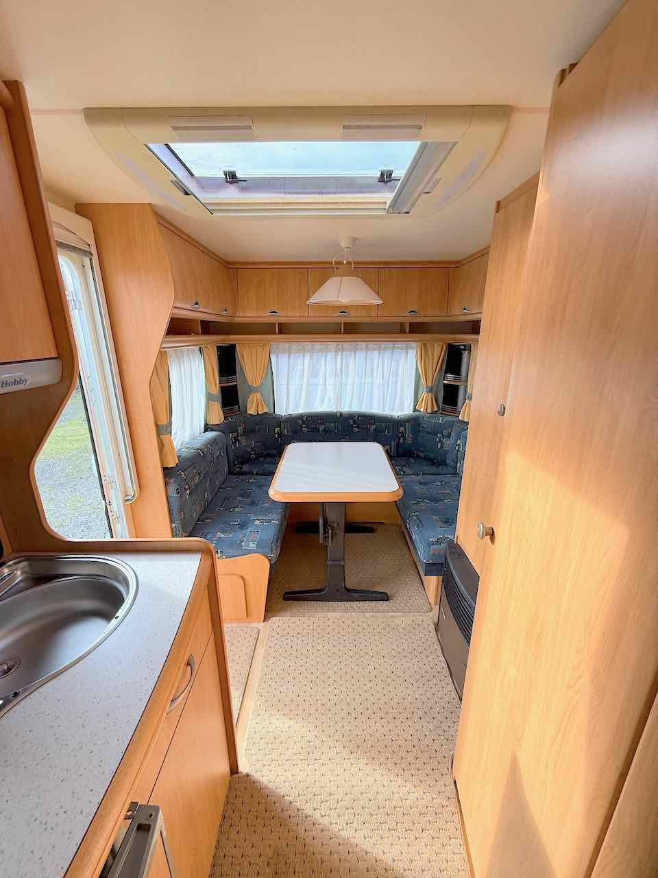 Caravane occasion, lit transversal, salon en U, Hobby 450 UF Excellent, à Roques, proche de Toulouse (31)