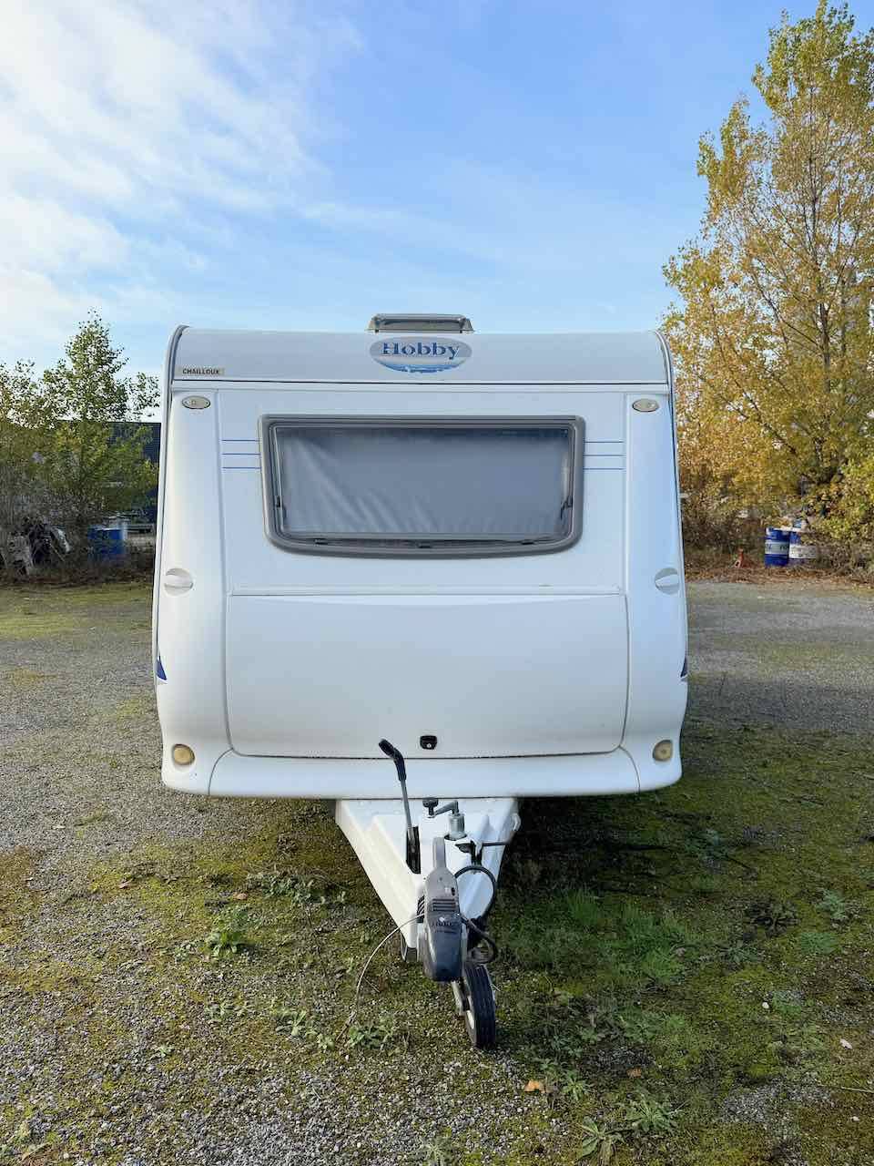 Vend Caravane occasion, lit transversal, salon en U, Hobby 450 UF Excellent, à Roques, proche de Toulouse (31)