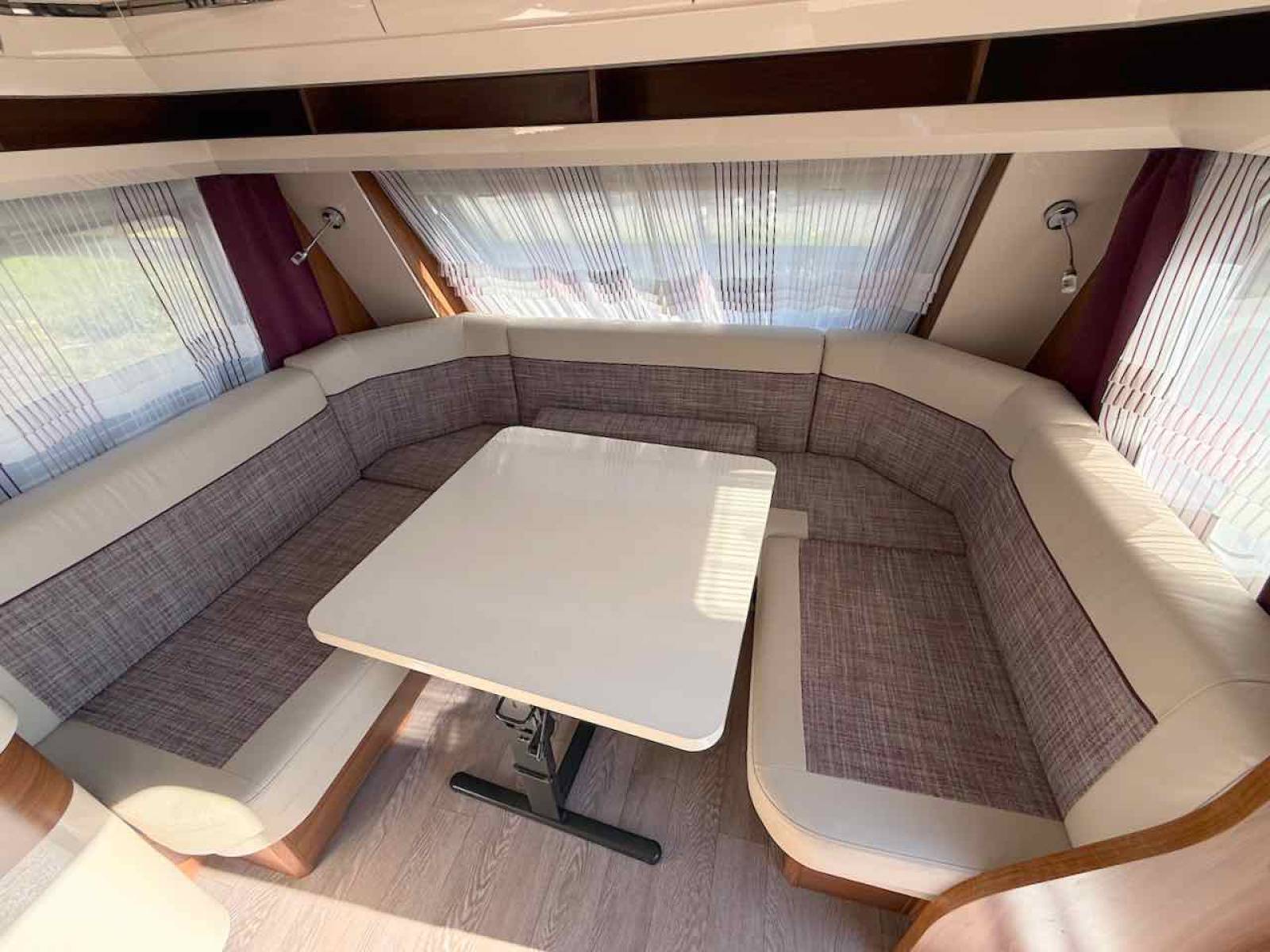 Achat Caravane occasion, lit à la française, 4 couchages, Hobby 560 WFU, à Roques proche de Toulouse (31)