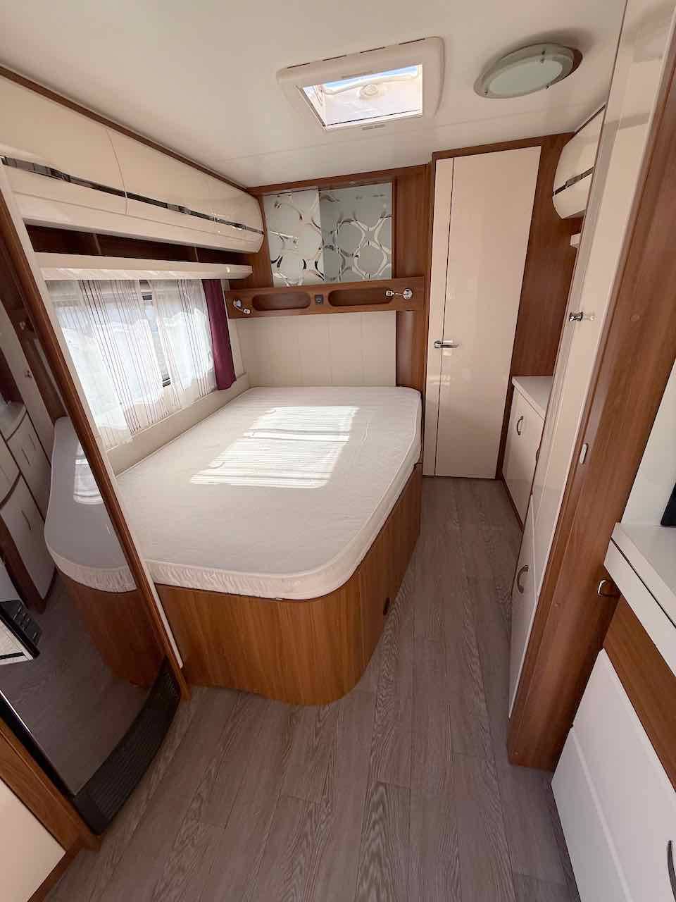 Vend Caravane occasion, lit à la française, 4 couchages, Hobby 560 WFU, à Roques proche de Toulouse (31)