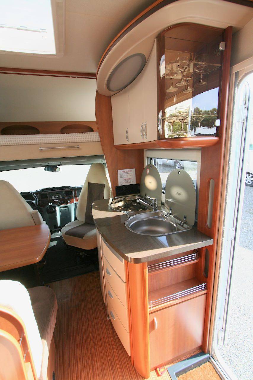 Camping-car capucine occasion, lit à la française, 4 places, Hobby Siesta 555, à Roques proche Toulouse (31)