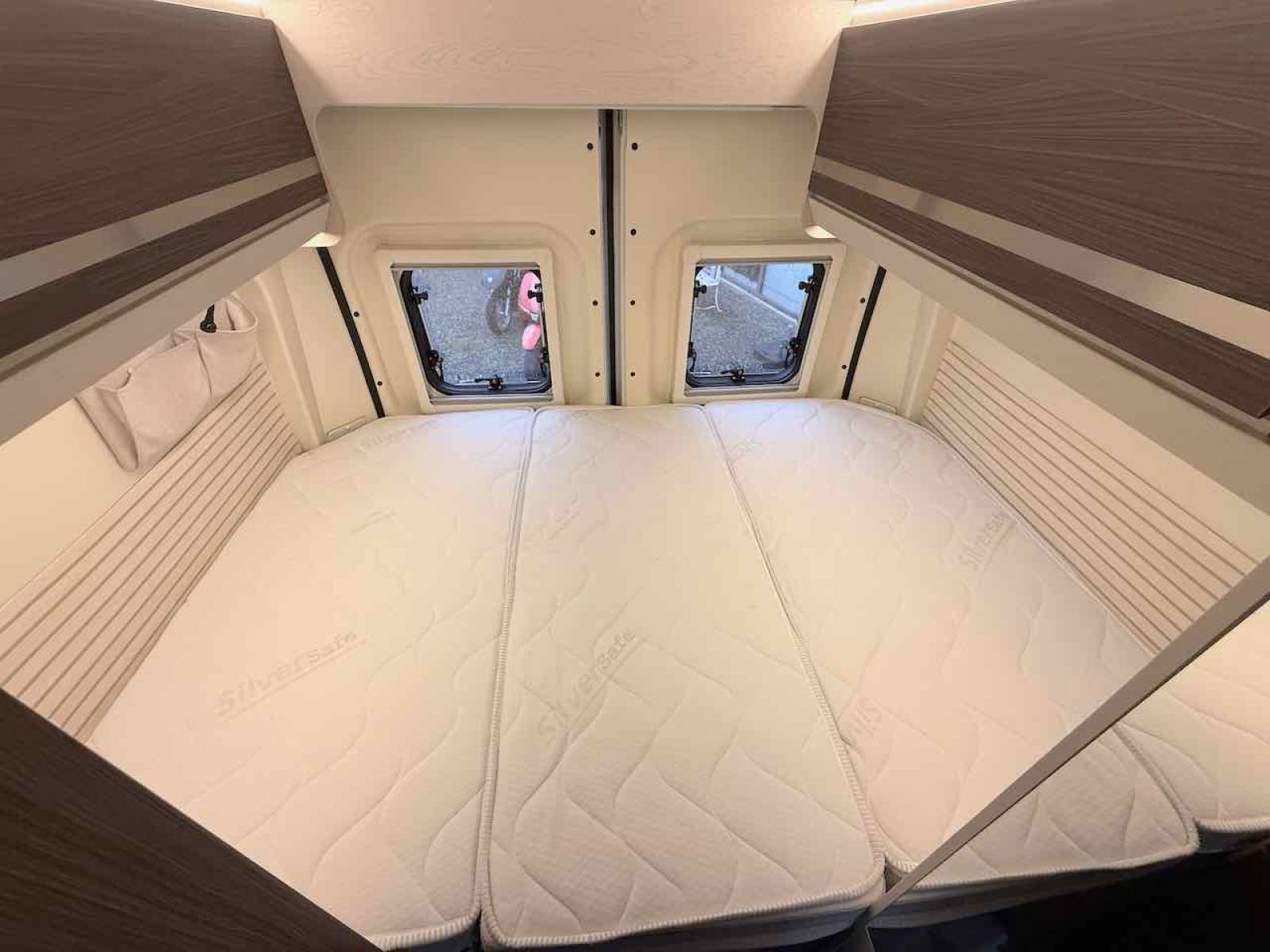 Fourgon aménagé occasion, moins de 6 m, 3 couchages, récent, Rimor Horus 38, à Roques proche de Toulouse (31)