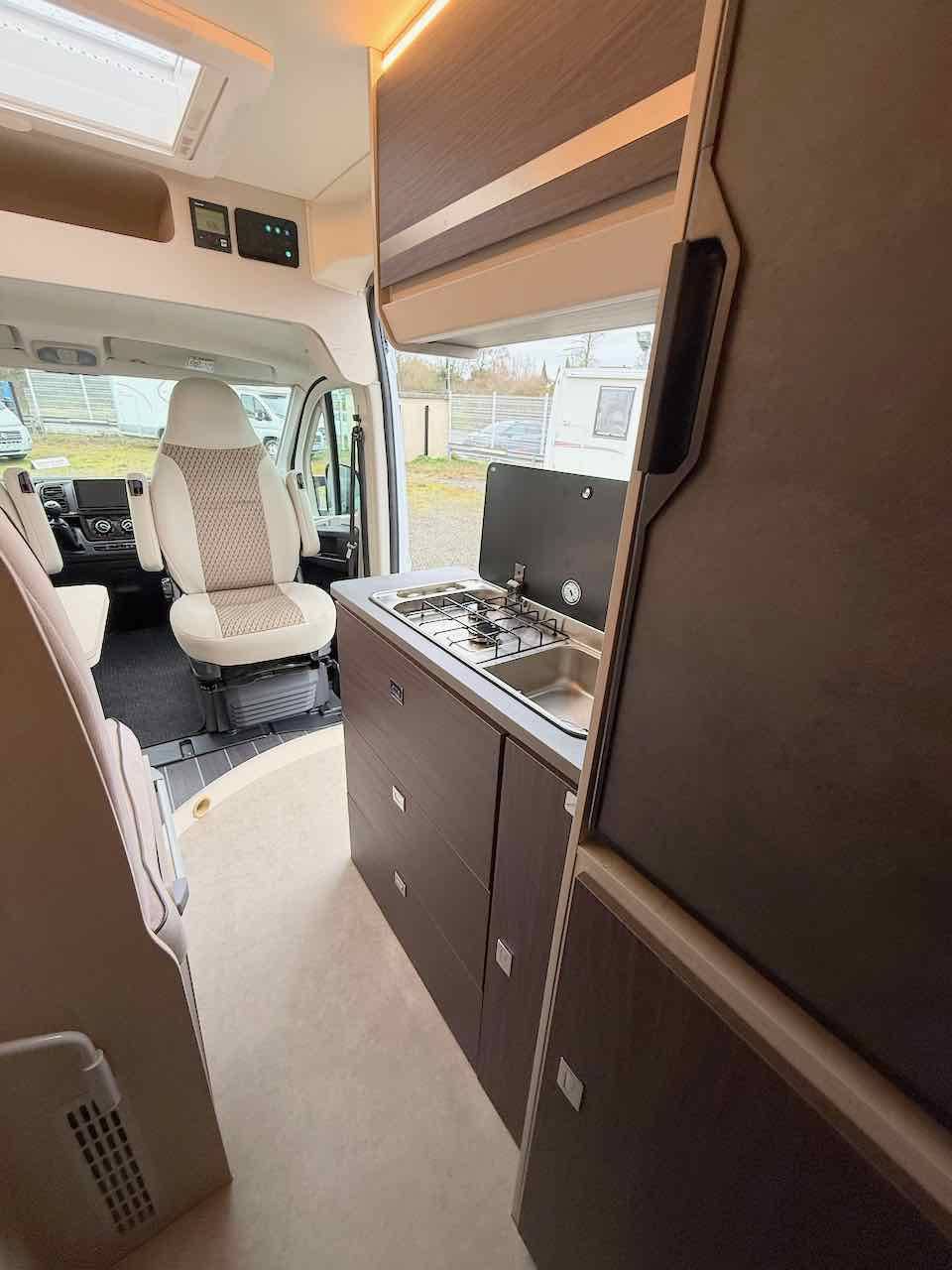 Fourgon aménagé occasion, moins de 6 m, 3 couchages, récent, Rimor Horus 38, à Roques proche de Toulouse (31)