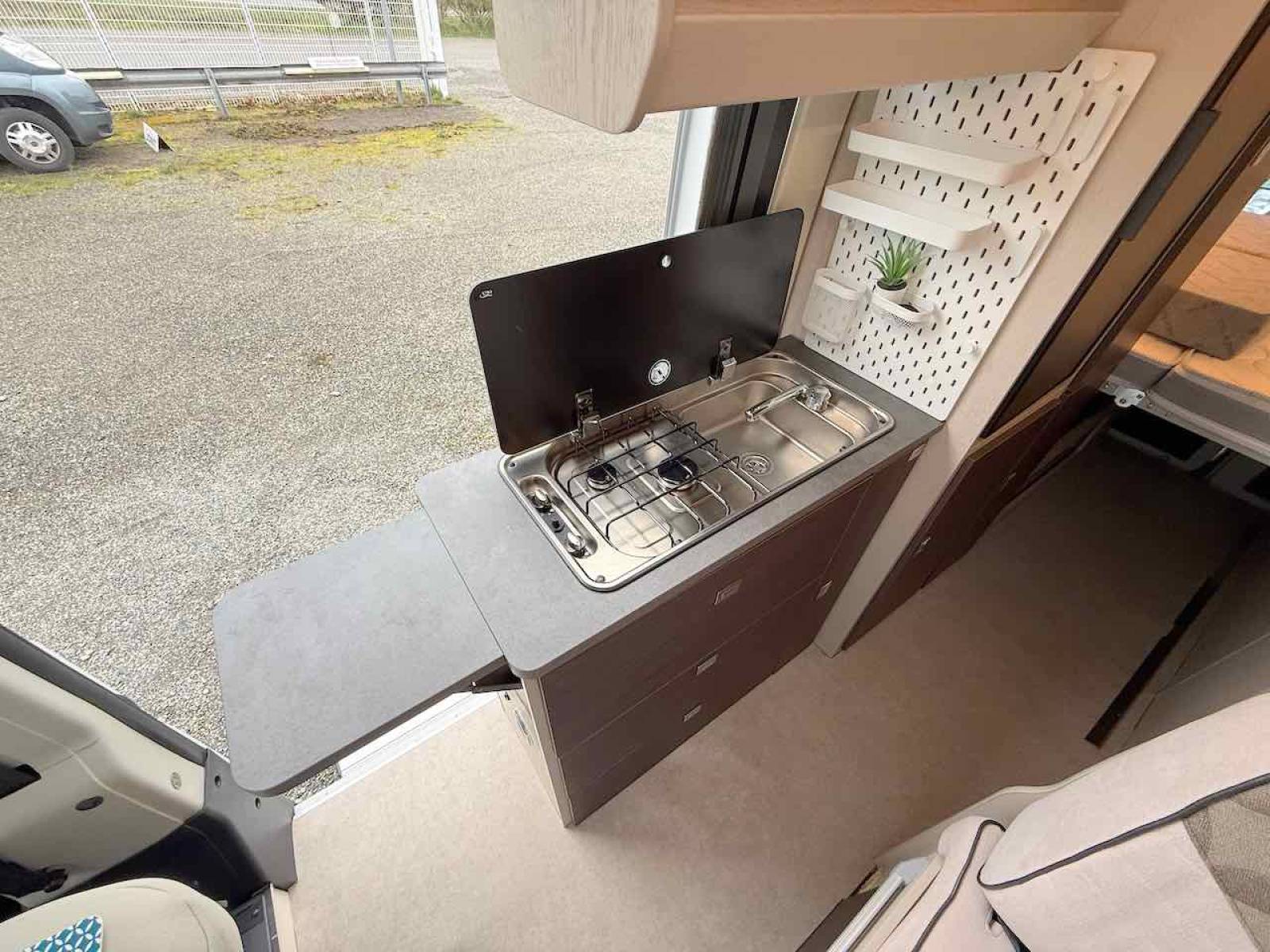 Fourgon aménagé occasion, moins de 6 m, 3 couchages, récent, Rimor Horus 38, à Roques proche de Toulouse (31)