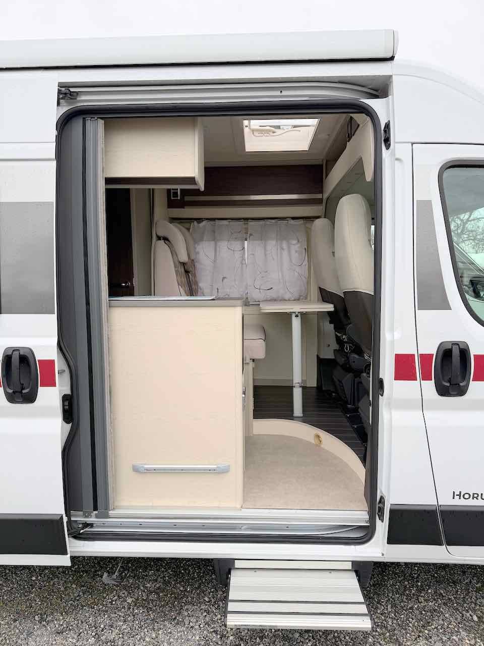 Vend Fourgon aménagé occasion, moins de 6 m, 3 couchages, récent, Rimor Horus 38, à Roques proche de Toulouse (31)