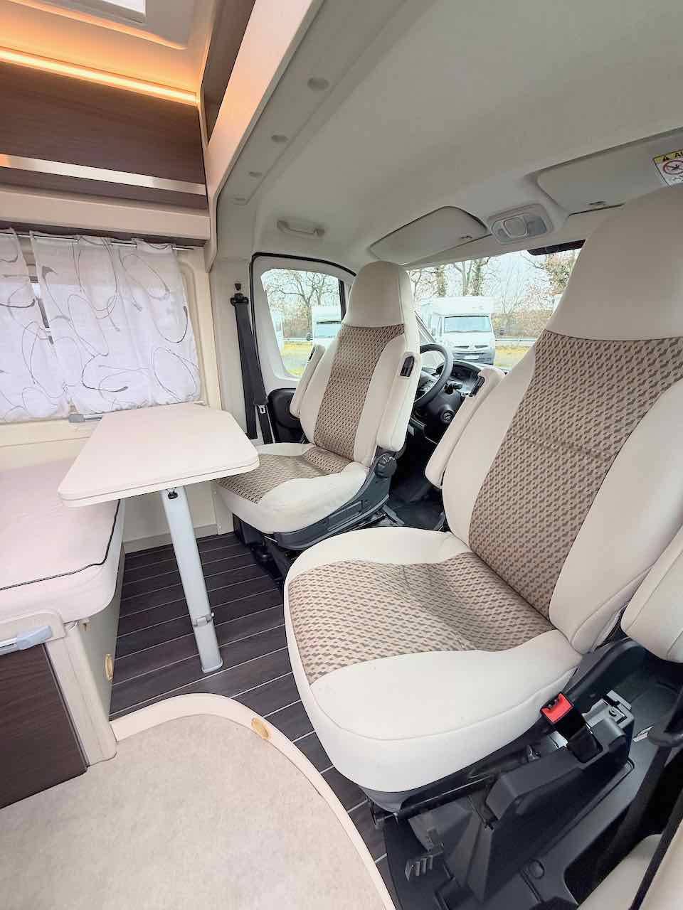 Fourgon aménagé occasion, moins de 6 m, 3 couchages, récent, Rimor Horus 38, à Roques proche de Toulouse (31)