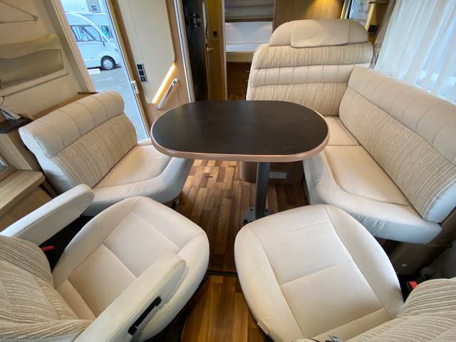 Camping-car intégral occasion, poids lourd, lit de milieu, Hymer B 698, à Roques proche de Toulouse (31)