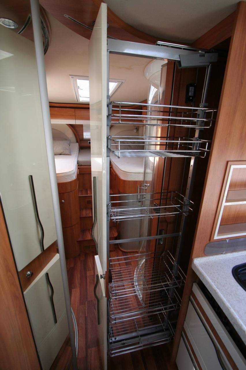 vend Camping-car intégral occasion poids lourd, lits jumeaux, Hymer B778 SL, Roques près Toulouse (31)