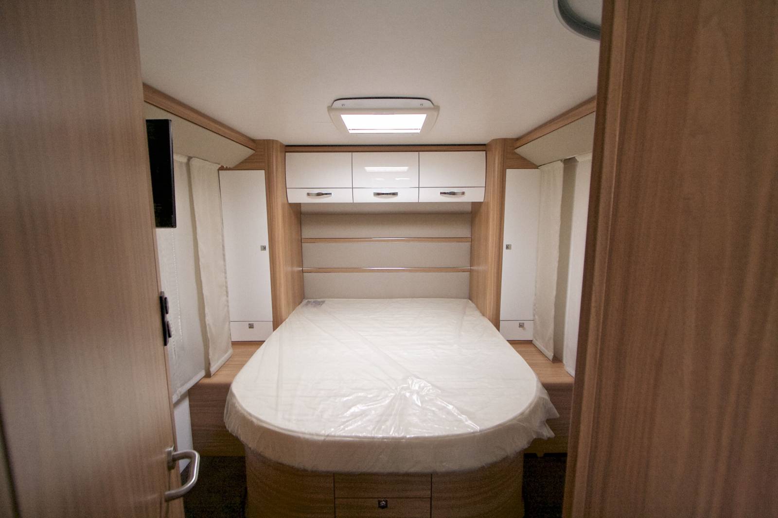 Camping-car intégral occasion, 4 places, peu de kilomètres, Hymer Classic-i 698, à Roques, Toulouse (31)