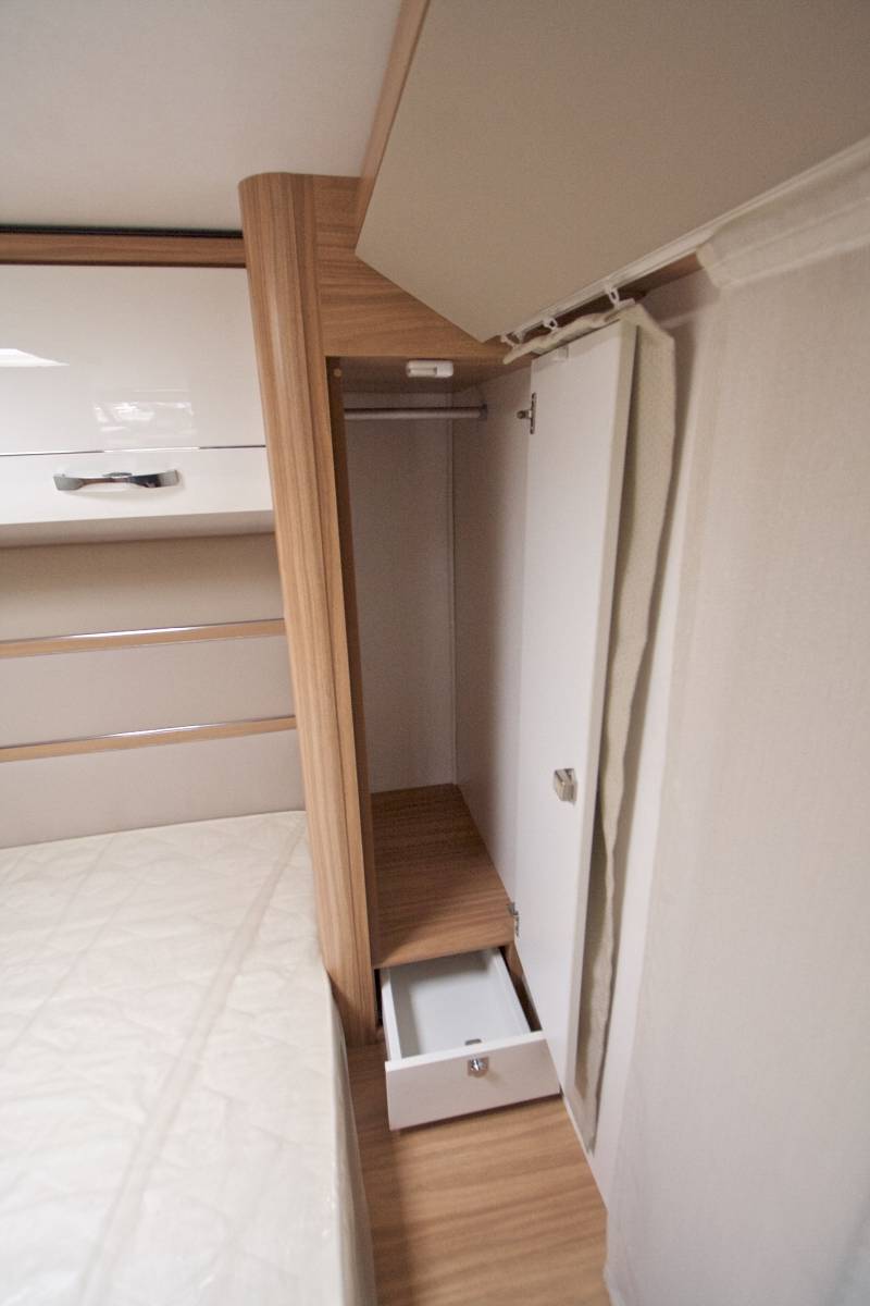 Achat Camping-car intégral occasion, 4 places, peu de kilomètres, Hymer Classic-i 698, à Roques, Toulouse (31)