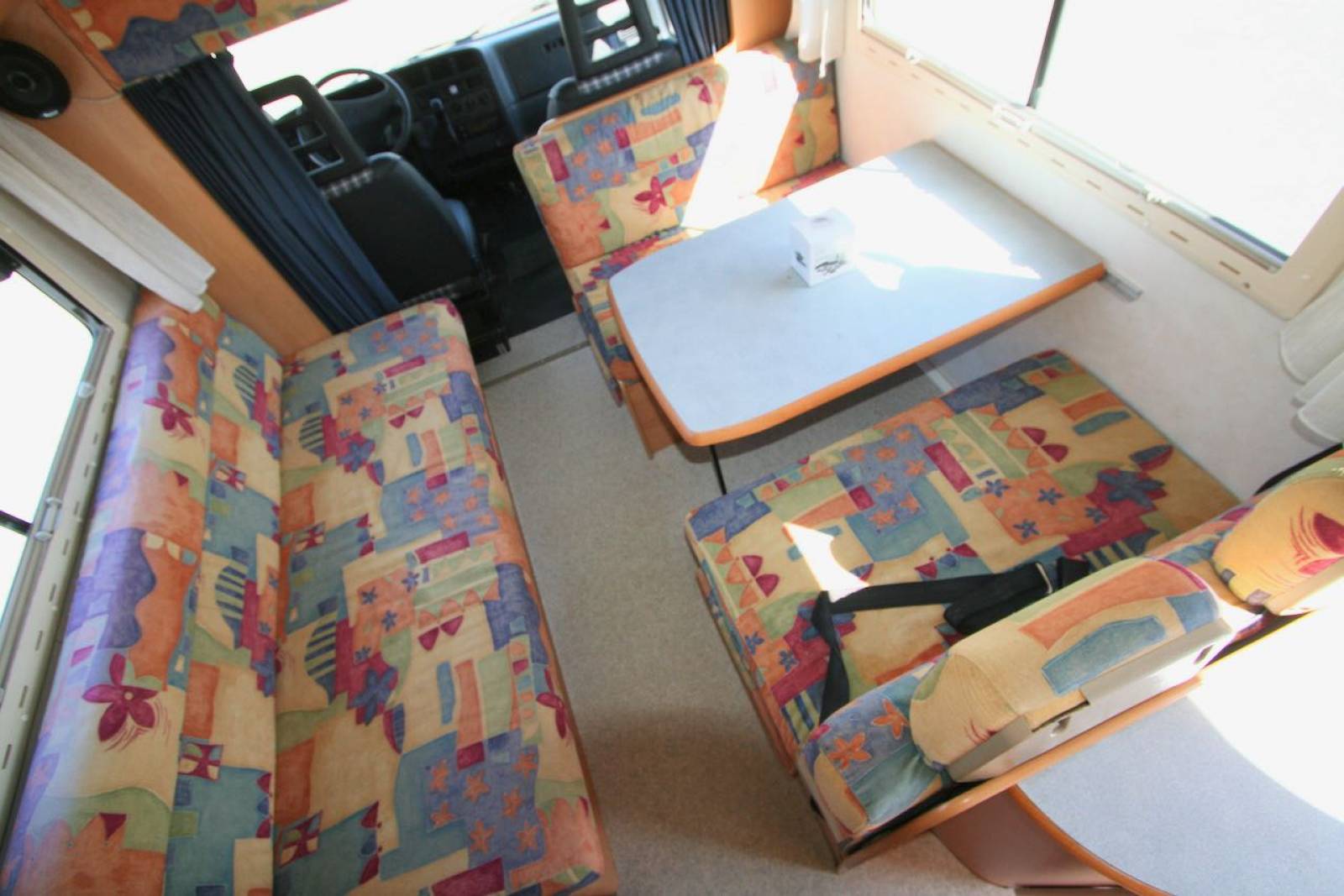 Camping-car capucine occasion, 6 places, 5 couchages, moins de 6 m, Hymer Swing à Roques proche de Toulouse (31)