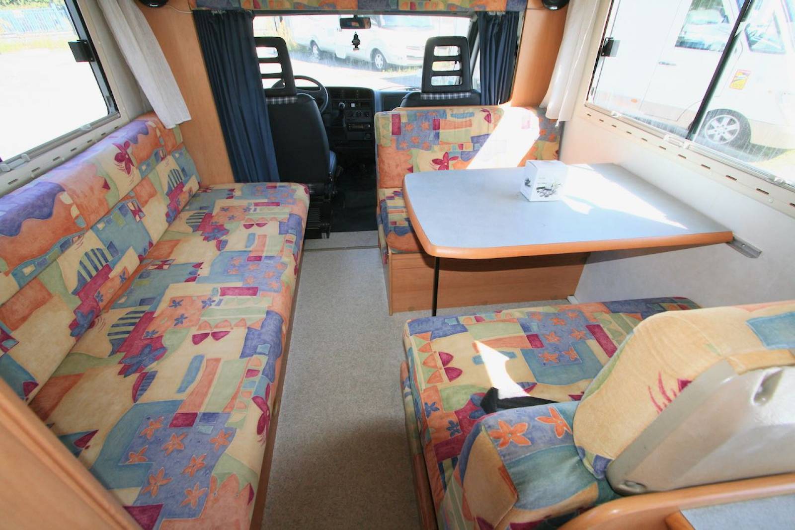 Camping-car capucine occasion, 6 places, 5 couchages, moins de 6 m, Hymer Swing à Roques proche de Toulouse (31)
