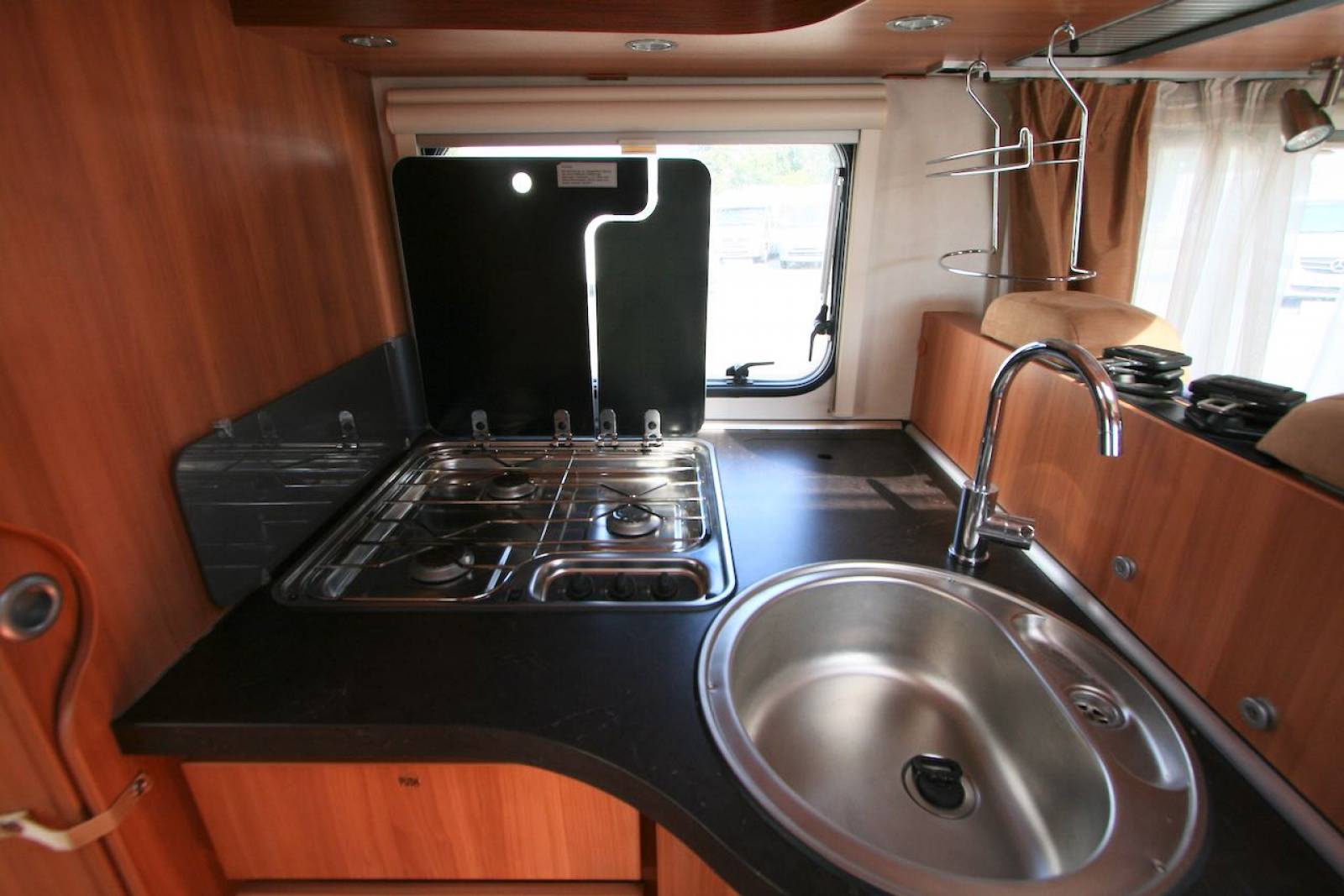 Vend Camping-car profilé occasion, lit central, 3 couchages, Hymer Tramp T698 CL, à Roques proche de Toulouse (31)