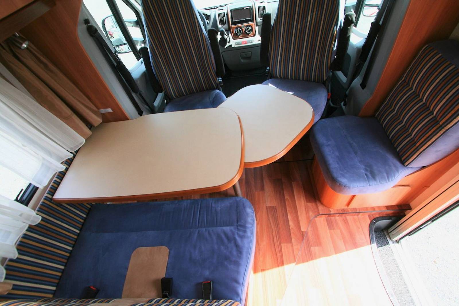 Camping-car profilé occasion, lit central, 3 couchages, Hymer Tramp T698 CL, à Roques proche de Toulouse (31)