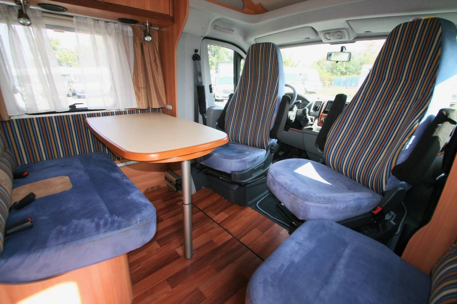Achat Camping-car profilé occasion, lit central, 3 couchages, Hymer Tramp T698 CL, à Roques proche de Toulouse (31)