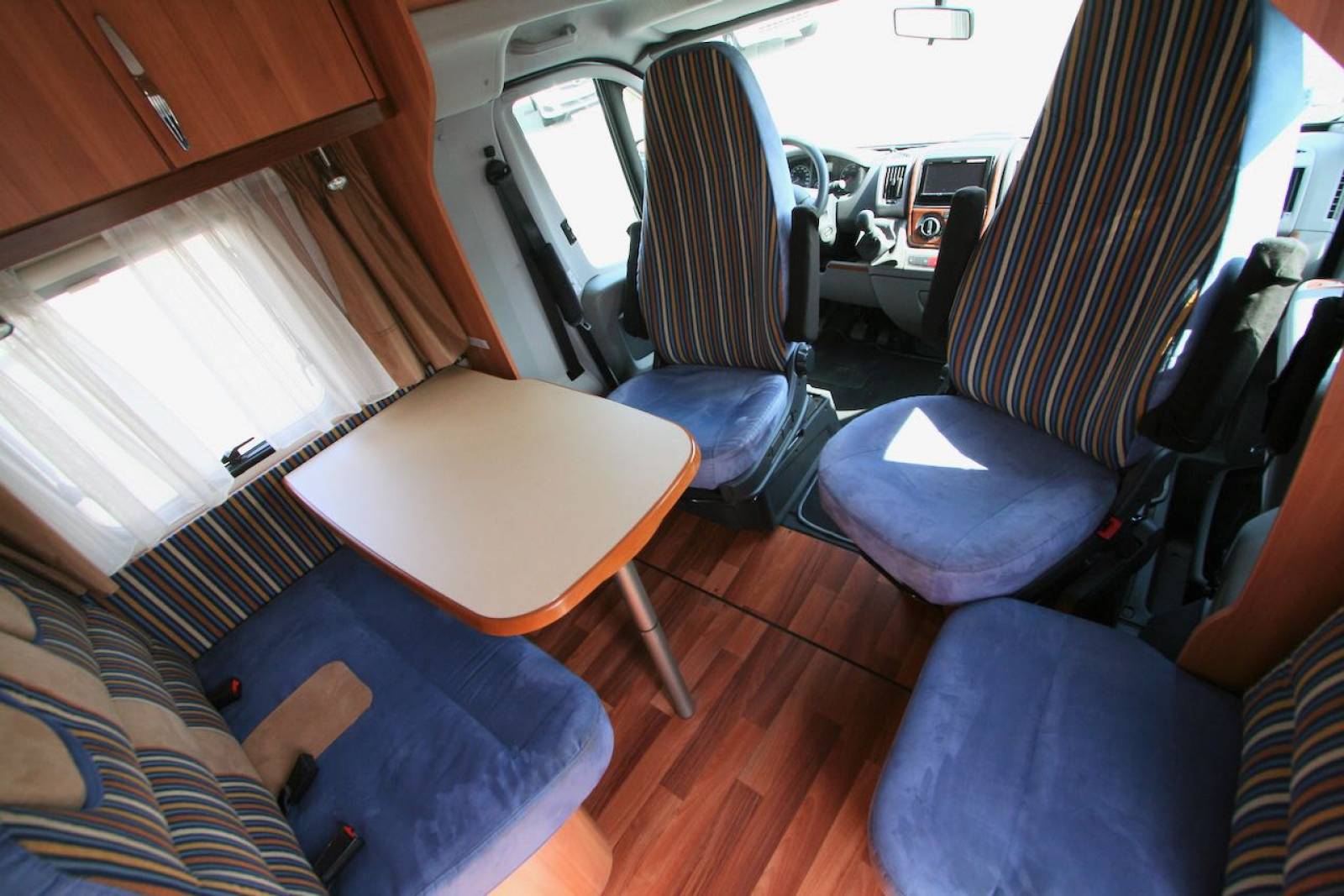 Vend Camping-car profilé occasion, lit central, 3 couchages, Hymer Tramp T698 CL, à Roques proche de Toulouse (31)