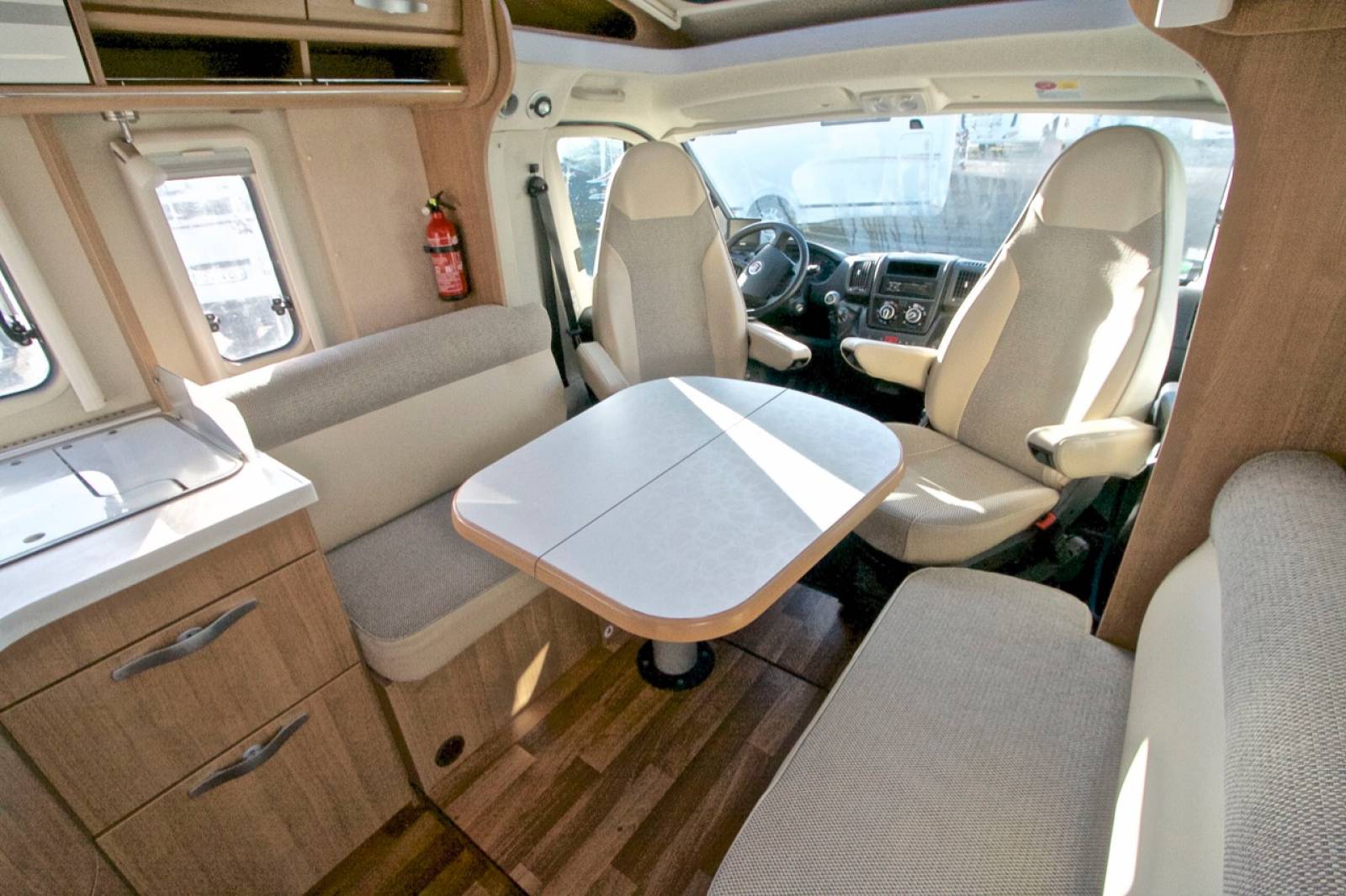 Vend Camping-car occasion profilé Hymermobil Tramp T 598, lit de milieu, peu de kilomètres, à Roques près Toulouse (31)