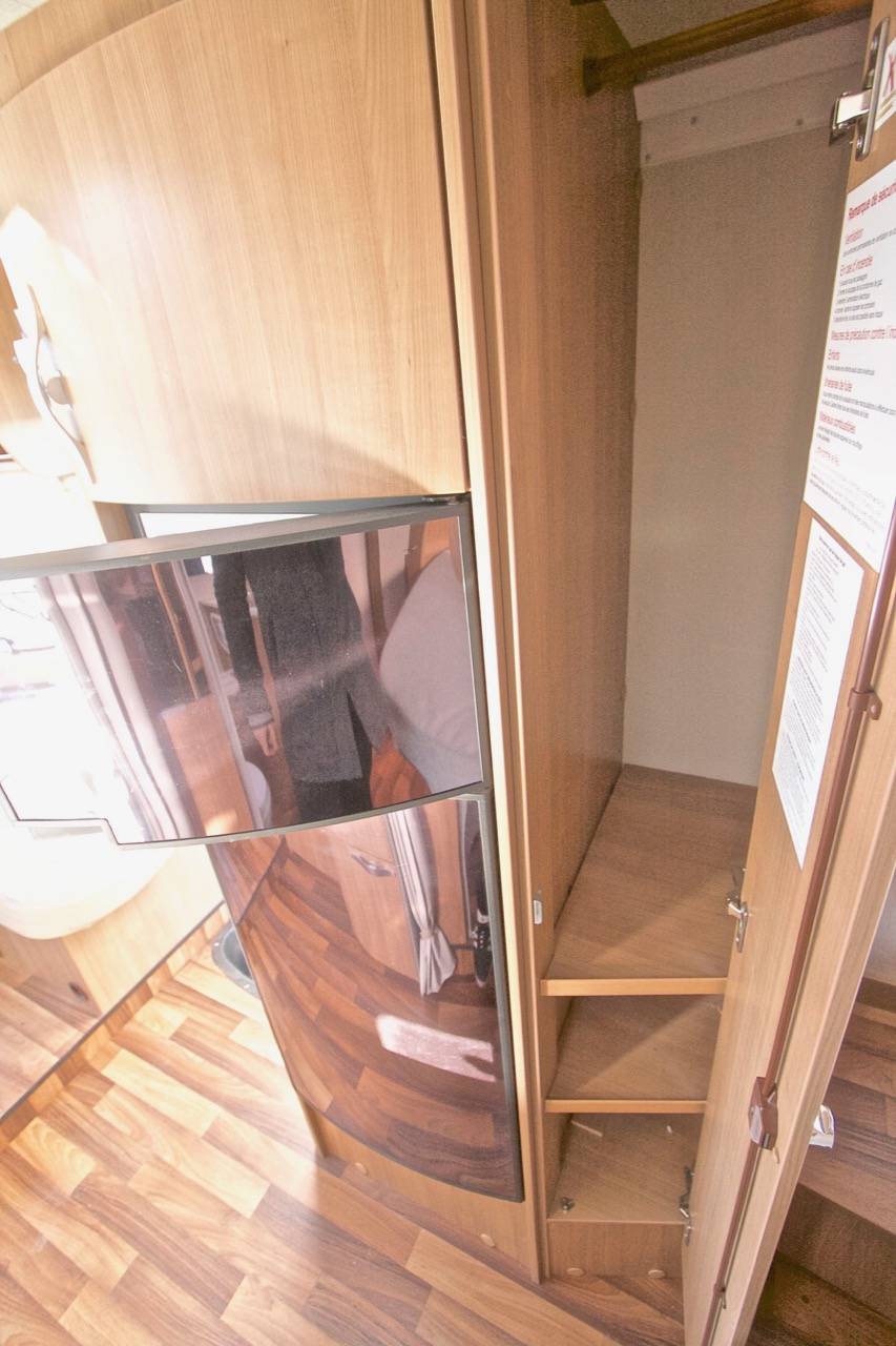 Camping-car occasion profilé Hymermobil Tramp T 598, lit de milieu, peu de kilomètres, à Roques près Toulouse (31), midi-pyrénées