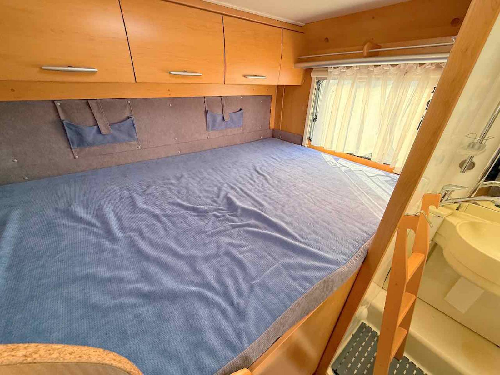 Vend Camping-car Profilé Occasion, lit sur soute, pour deux, moins de 6 m, petit prix, Hymer Van 522, à Roques, proche de Toulouse (31)