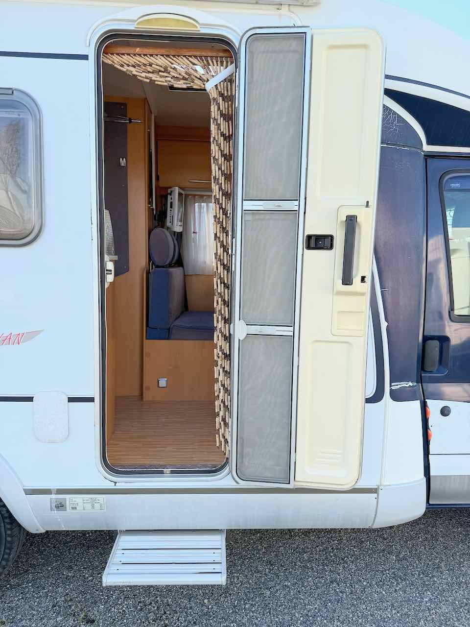 Vend Camping-car Profilé Occasion, lit sur soute, pour deux, moins de 6 m, petit prix, Hymer Van 522, à Roques, proche de Toulouse (31)