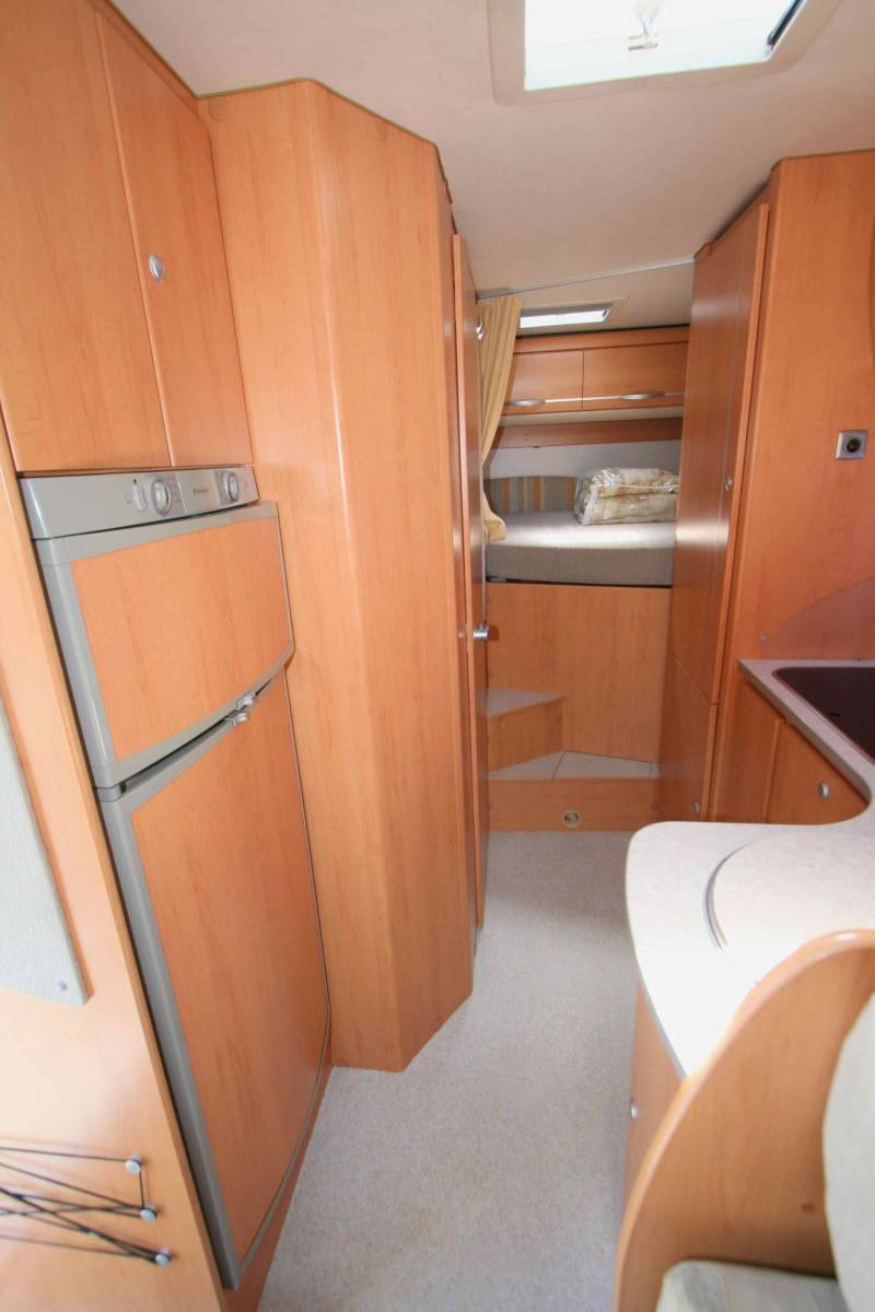 Vend Camping-car occasion intégral Hymermobil 664 BC, 4 places, lit sur grande soute, à roques proche de Toulouse (31)