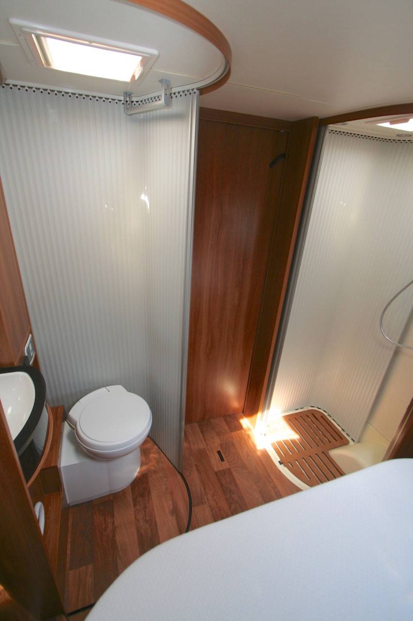 Vente Camping-car occasion intégral Dethleffs Esprit i7150 4 places, peu de kilomètres, le bon coin et à Roque près Toulouse 31