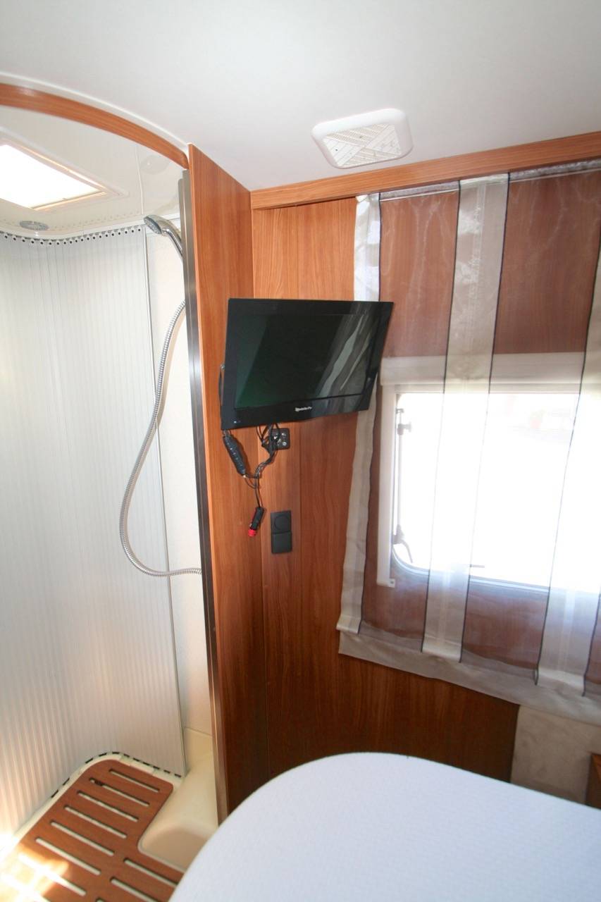 Achat Camping-car occasion intégral Dethleffs Esprit i7150 4 places, peu de kilomètres, le bon coin et à Roque près Toulouse 31