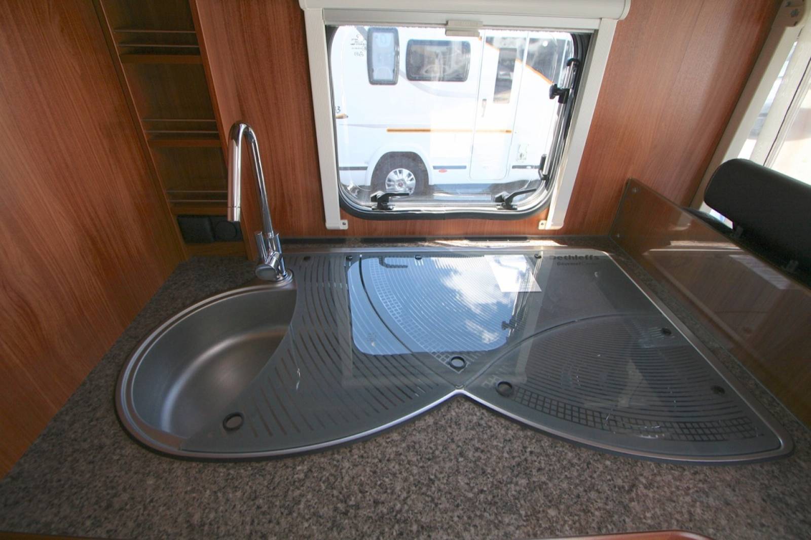 Camping-car occasion intégral Dethleffs Esprit i7150 4 places, peu de kilomètres, le bon coin et à Roque près Toulouse 31