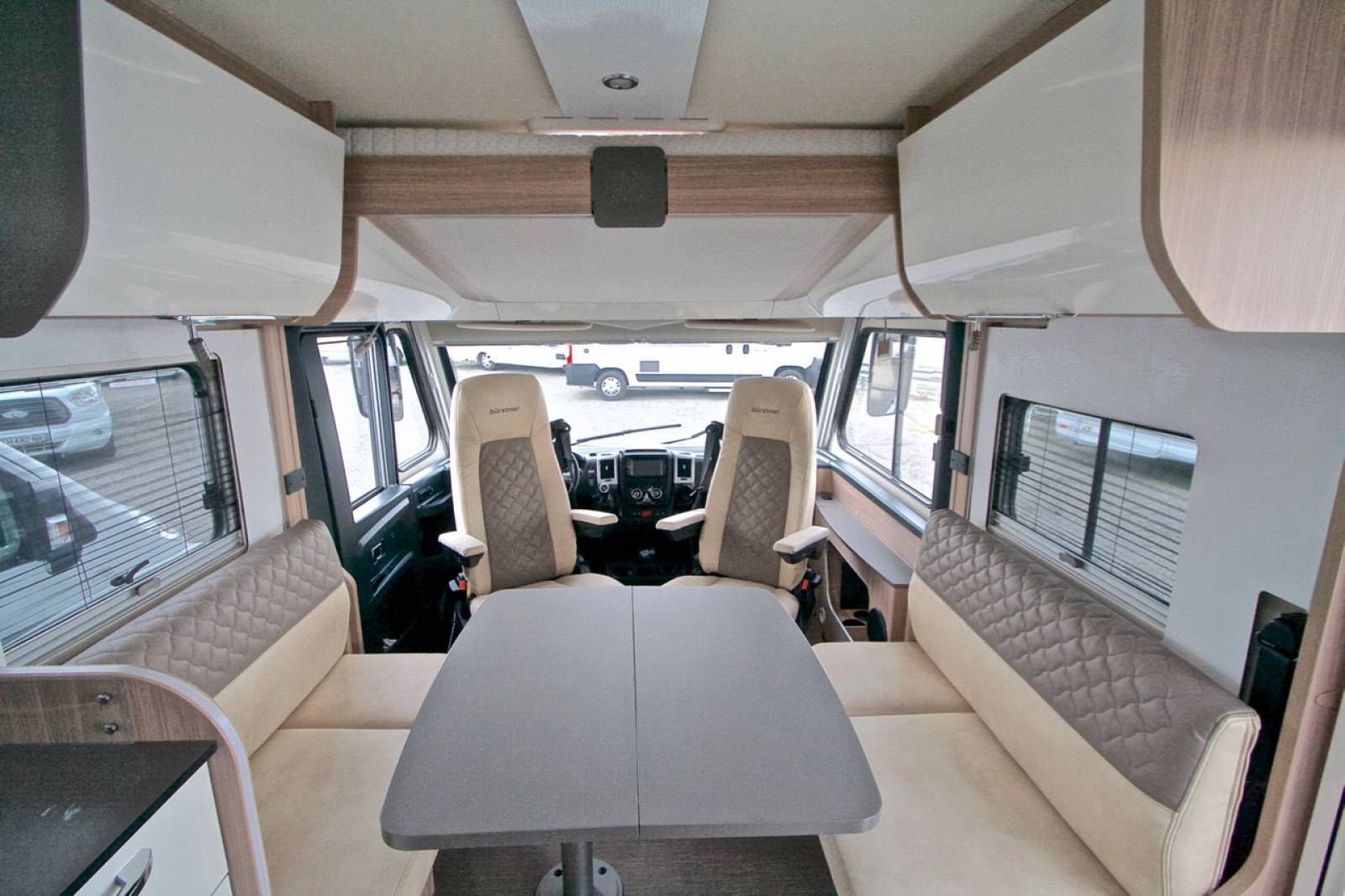 Camping-car intégral occasion salon face à face, 150 cv, Bürstner Ixeo 736, à Roques près Toulouse (31)