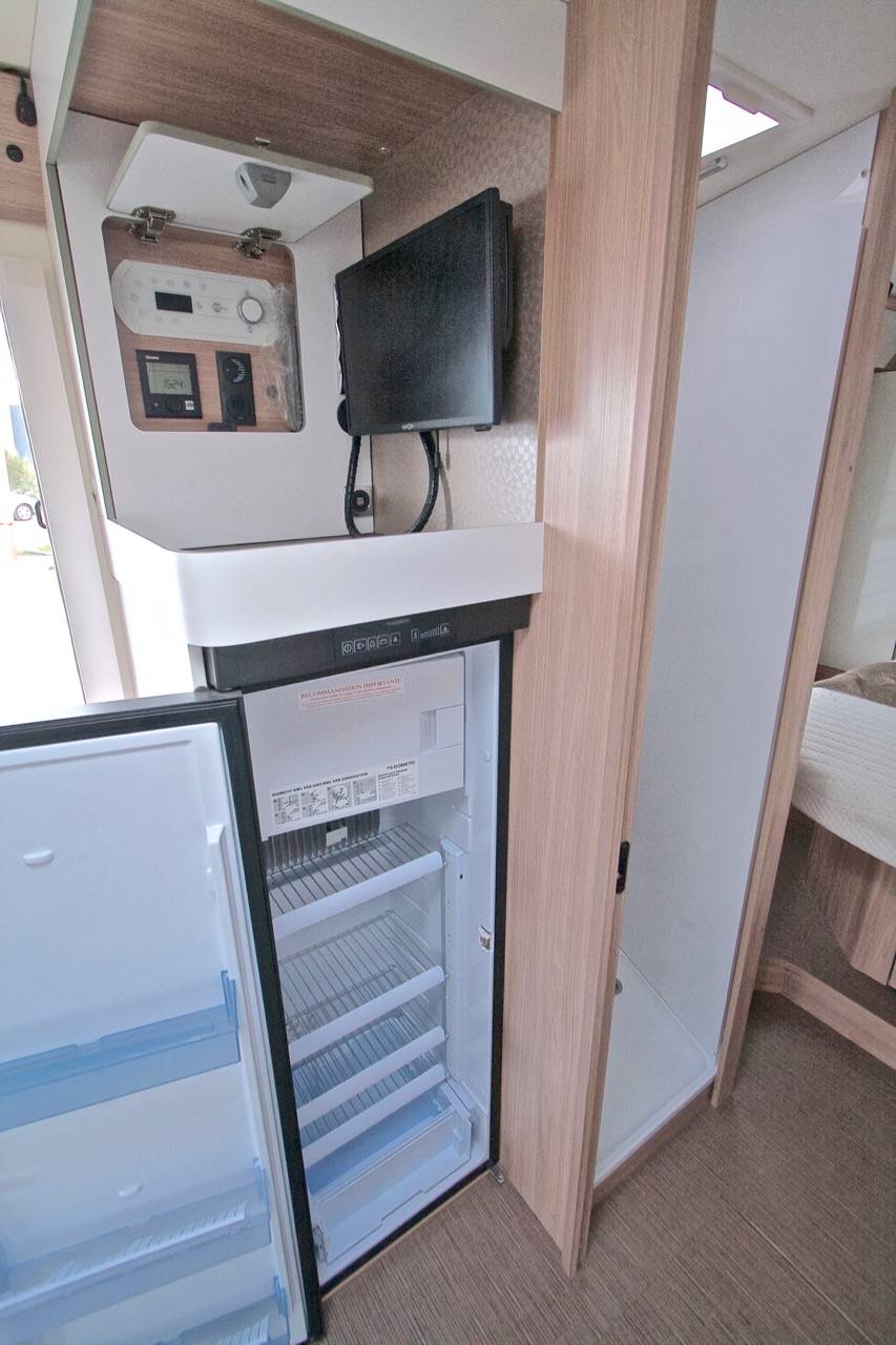 Vente Camping-car intégral occasion salon face à face, 150 cv, Bürstner Ixeo 736, à Roques près Toulouse (31)