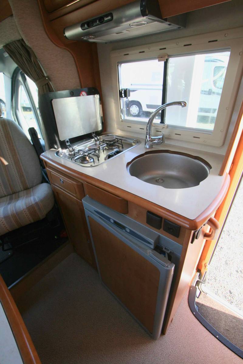 Achat Camping-car profilé occasion, lit à la française, moins de 6 m, Rapido 707 C le Randonneur