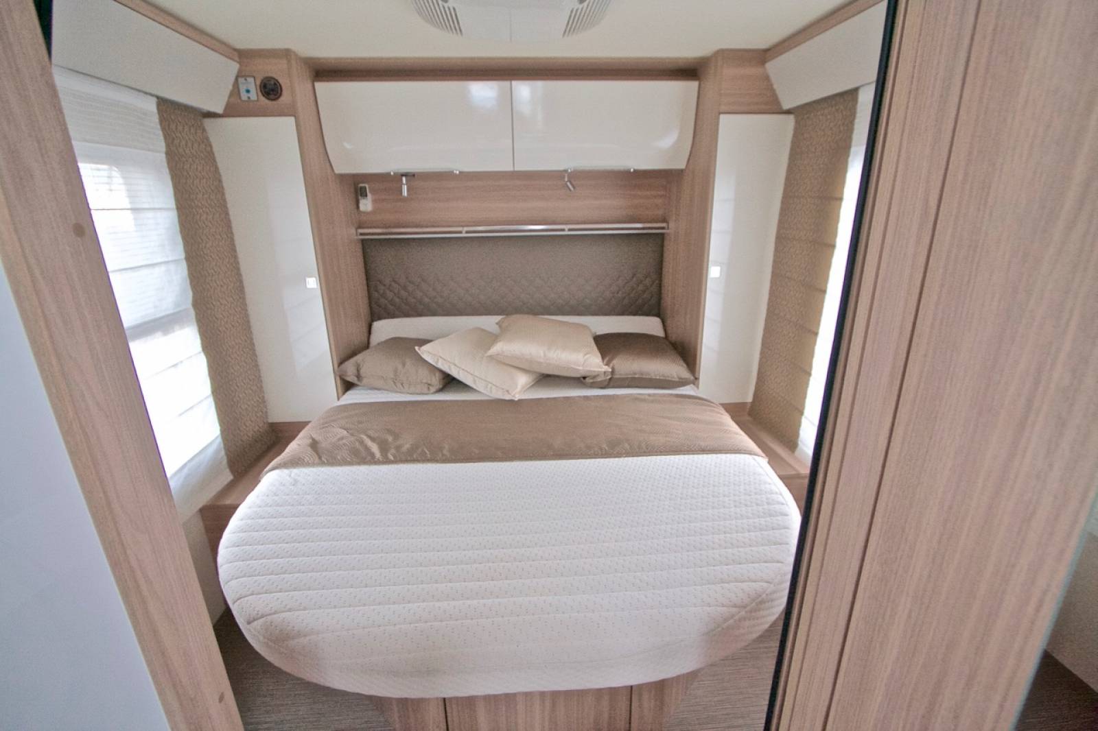 Vente Camping-car intégral occasion salon face à face, 150 cv, Bürstner Ixeo 736, à Roques près Toulouse (31)