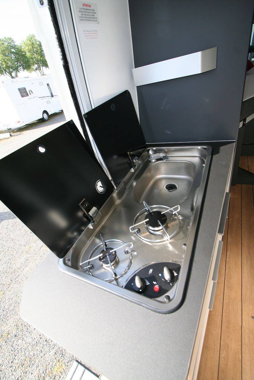 Vend Fourgon occasion presque neuf, 3232 km, Elios van 63 LB à Roques proche de Toulouse (31)