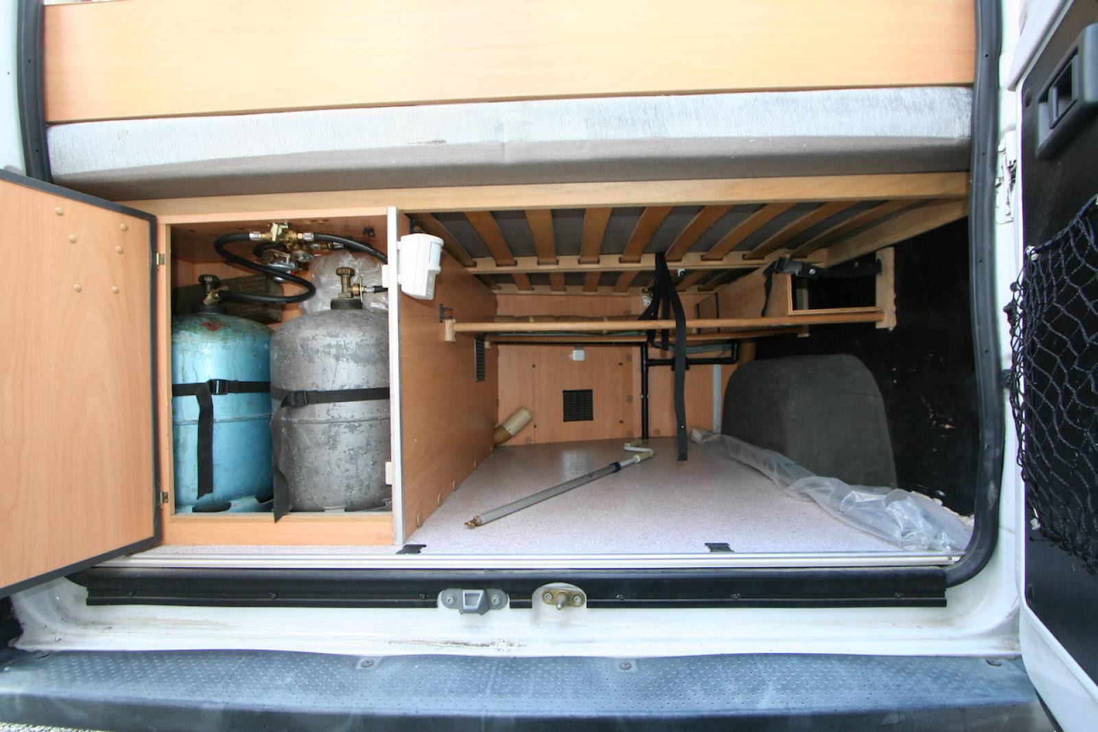 Achat Fourgon aménagé d’occasion, petit prix, 4 places 3 couchages, Knaus BoxStar, à Roques proche de Toulouse (31)