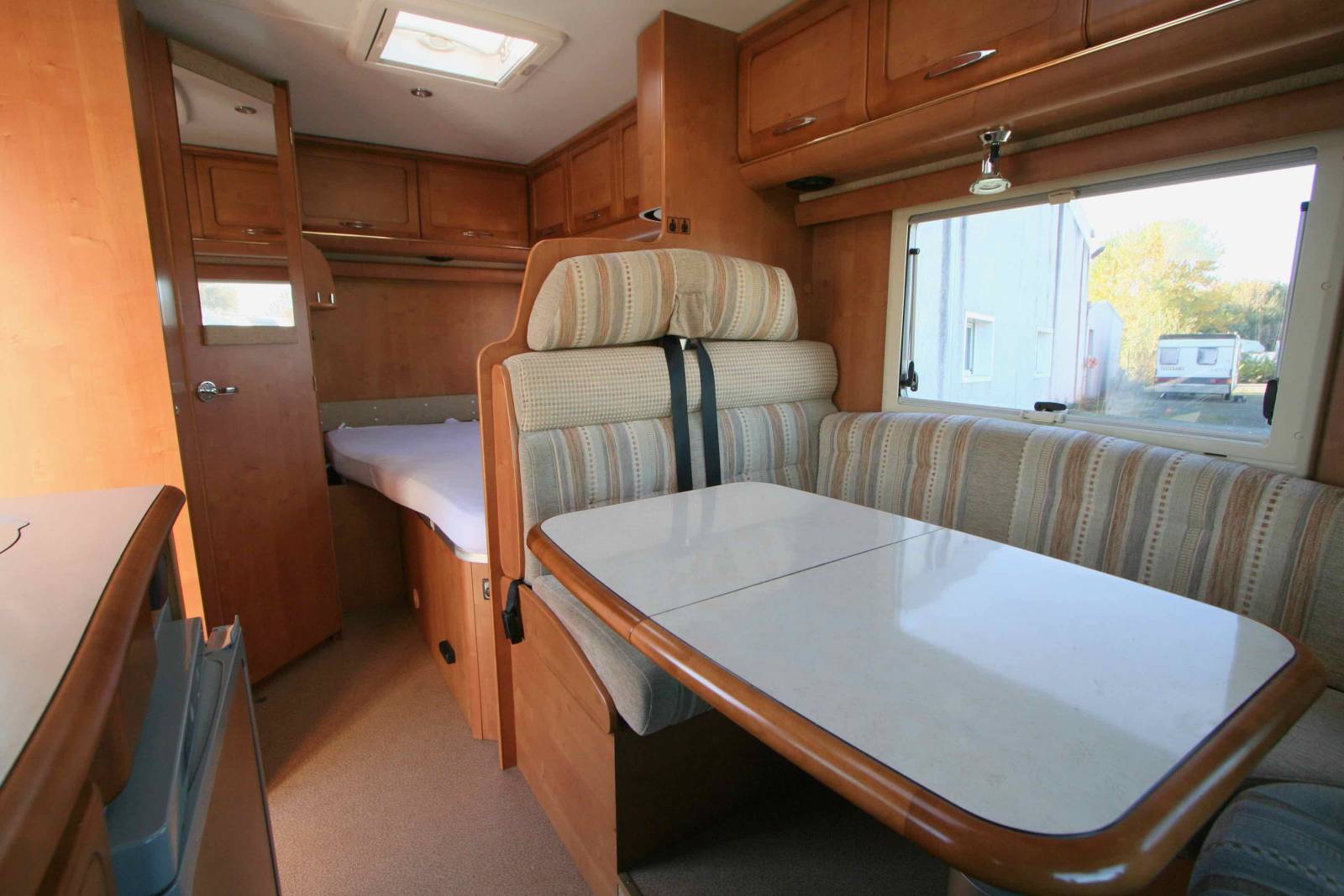 Vend Camping-car profilé occasion, lit à la française, moins de 6 m, les dimensions d'un fourgon, Rapido 707 C le Randonneur, à Roques proche de Toulouse (31) Midi-Pyrénées.