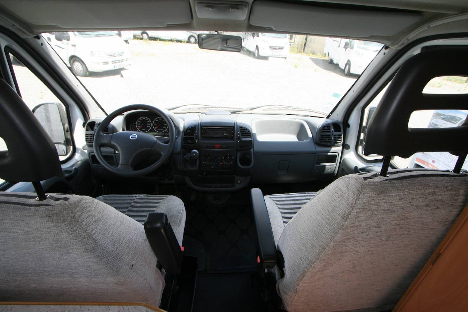 Fourgon aménagé d’occasion, petit prix, 4 places 3 couchages, Knaus BoxStar, à Roques proche de Toulouse (31)