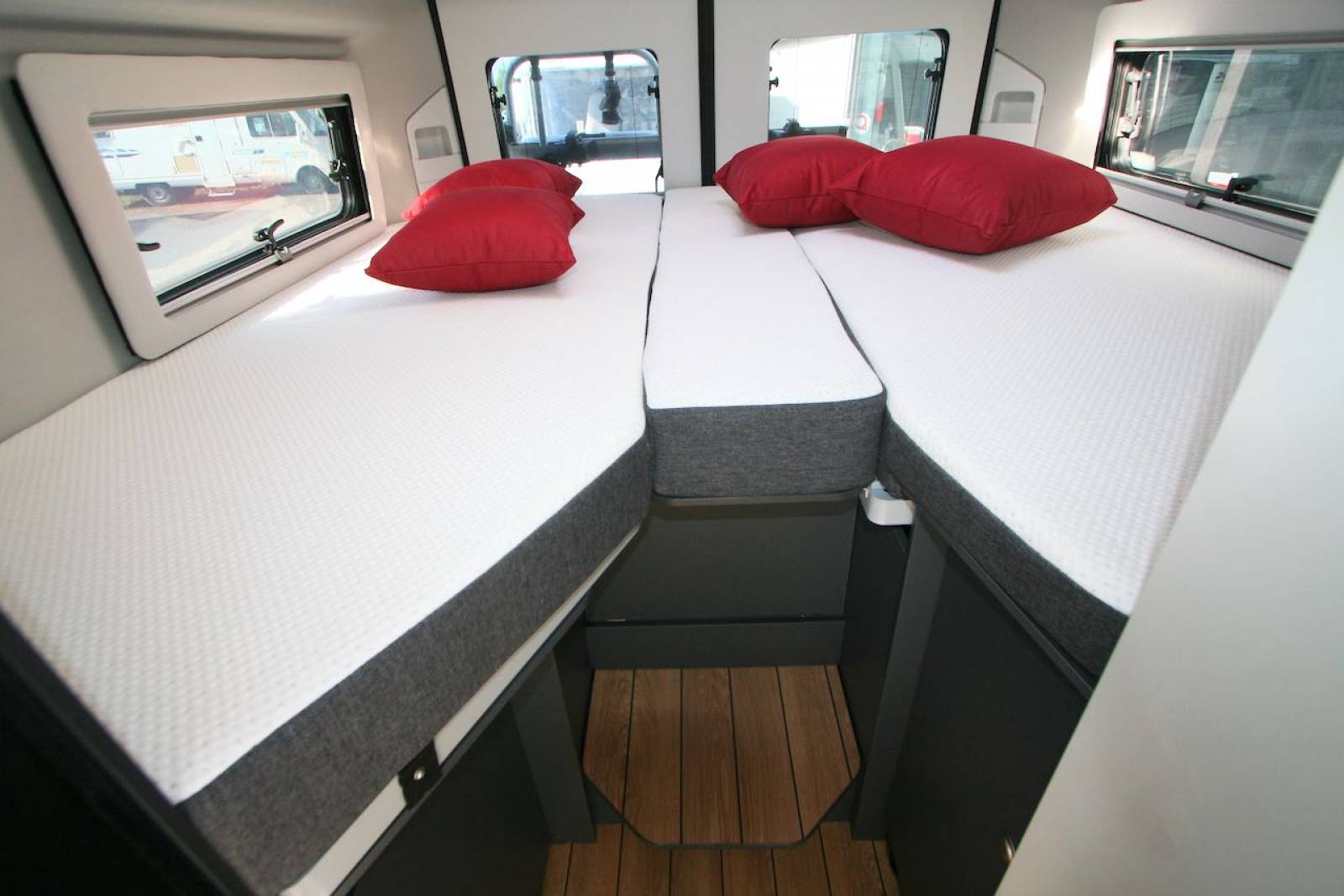 Achat Fourgon occasion presque neuf, 3232 km, Elios van 63 LB à Roques proche de Toulouse (31)