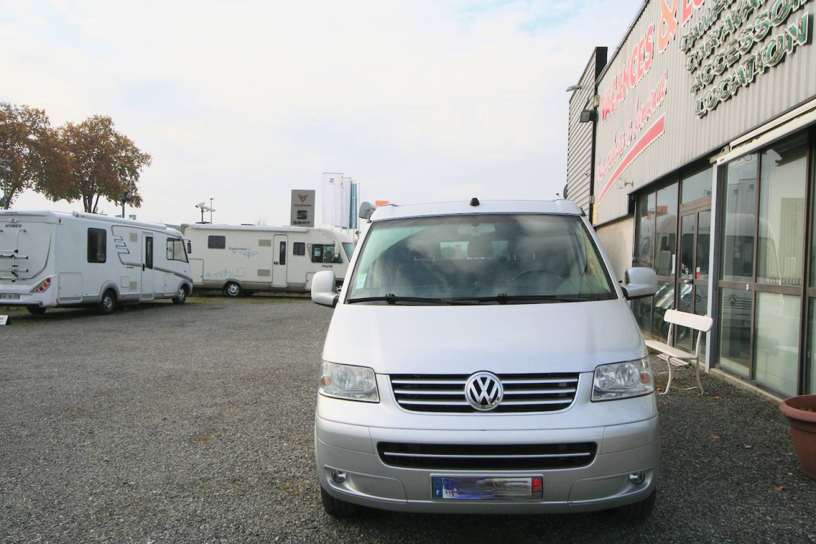 Fourgon van occasion, 4 couchages, moins de 5 m, 174 CV, California T5 Confortline à Roques, près de Toulouse (31)