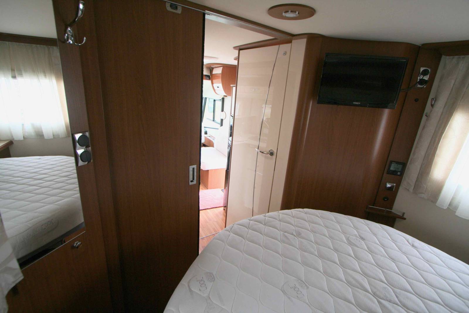 Camping-car intégral occasion, Lit central et de pavillon, Autostar Passion I720 LC, à Roques proche de Toulouse (31)