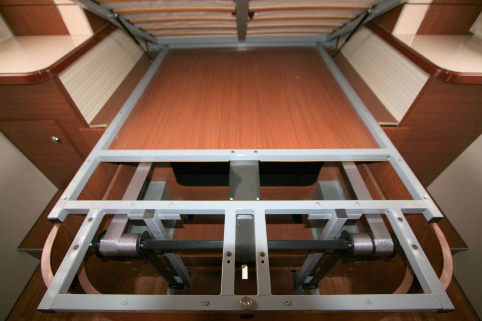 Vend Camping-car intégral occasion, Lit central et de pavillon, Autostar Passion I720 LC, à Roques proche de Toulouse (31)