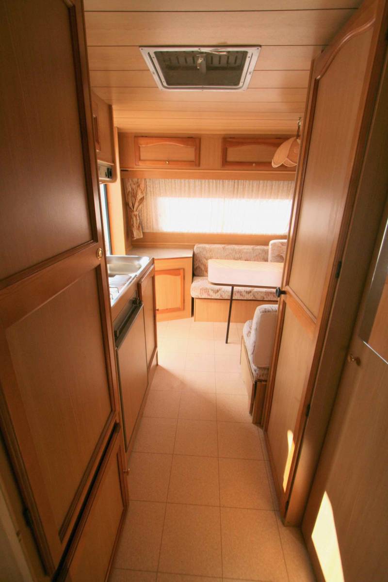 Vend Caravane occasion, 4 couchages, moins de 5,5 m, Sun Roller Sevilla 440 CP, à Roques proche de Toulouse (31)