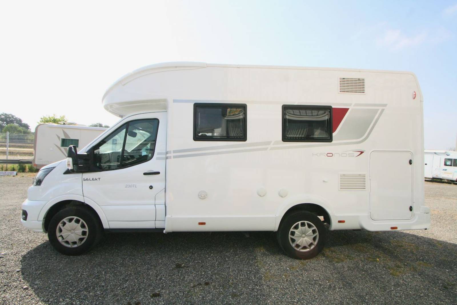 Camping-car profilé d'occasion, maxi-salon, boîte auto, Roller Team Kronos 230 TL Selekt, à Roques, proche Toulouse (31)