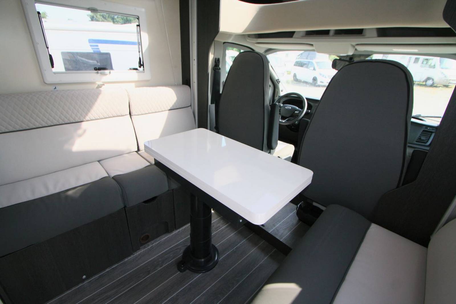 Camping-car profilé d'occasion, maxi-salon, boîte auto, Roller Team Kronos 230 TL Selekt, à Roques, proche Toulouse (31)