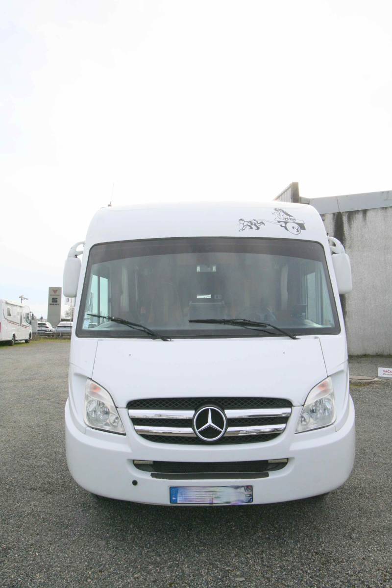 Vend Camping-car intégral occasion, Mercedes, lits jumeaux, salon face à face, Pilote explorateur G733 FJ, à Roques près Toulouse