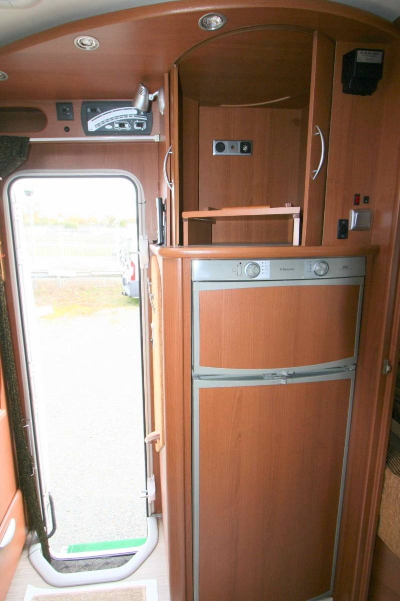 Achat Camping-car intégral occasion, Mercedes, lits jumeaux, salon face à face, Pilote explorateur G733 FJ, à Roques près Toulouse