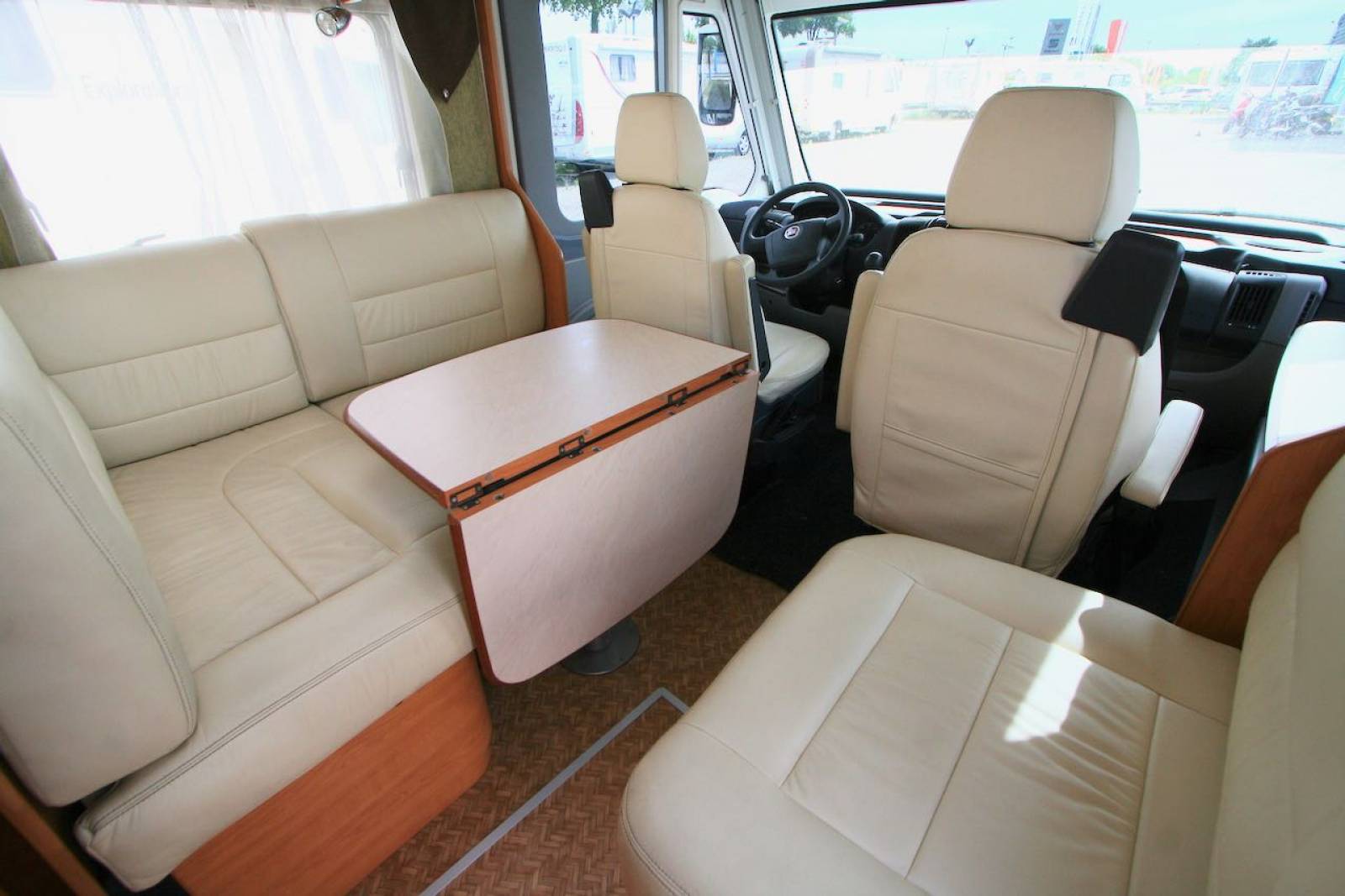 Achat Camping-car intégral occasion lit central, poids lourd, 4 places, Fleurette Discover 73 LM, à Roques près de Toulouse (31)