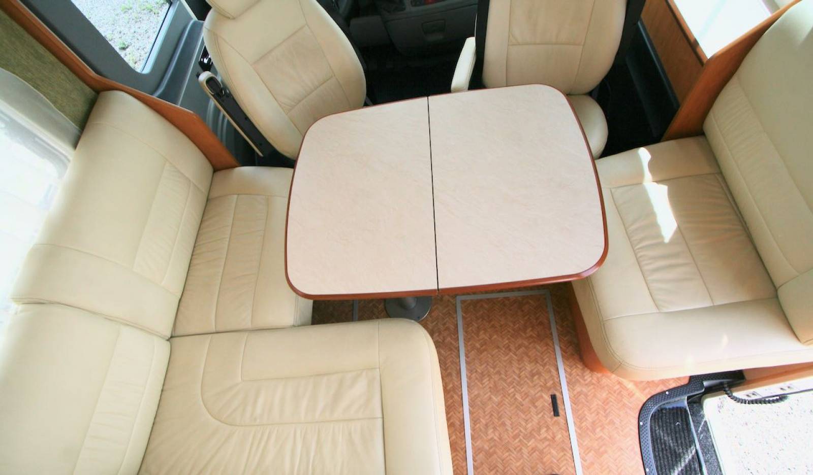 Achat Camping-car intégral occasion lit central, poids lourd, 4 places, Fleurette Discover 73 LM, à Roques près de Toulouse (31)