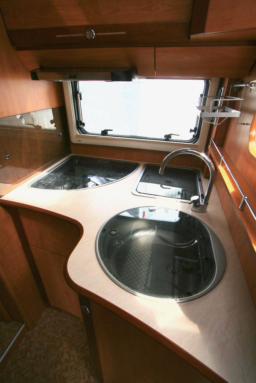 Vend Camping-car intégral occasion lit central, poids lourd, 4 places, Fleurette Discover 73 LM, à Roques près de Toulouse (31)